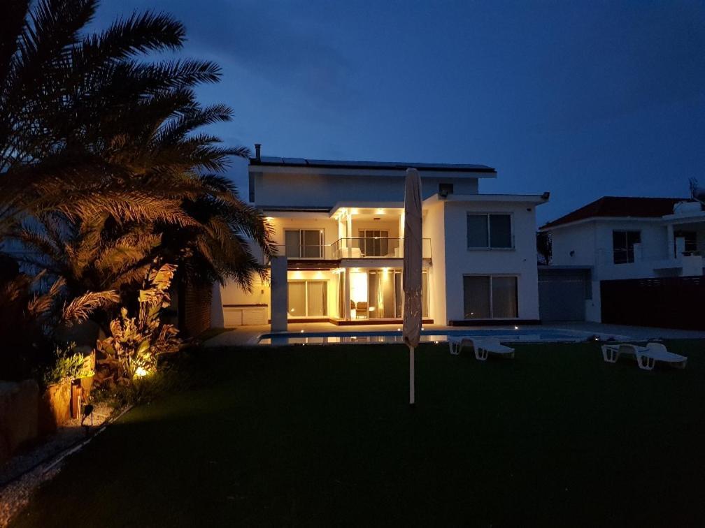Paradise Beachvilla Perivolia Exterior photo